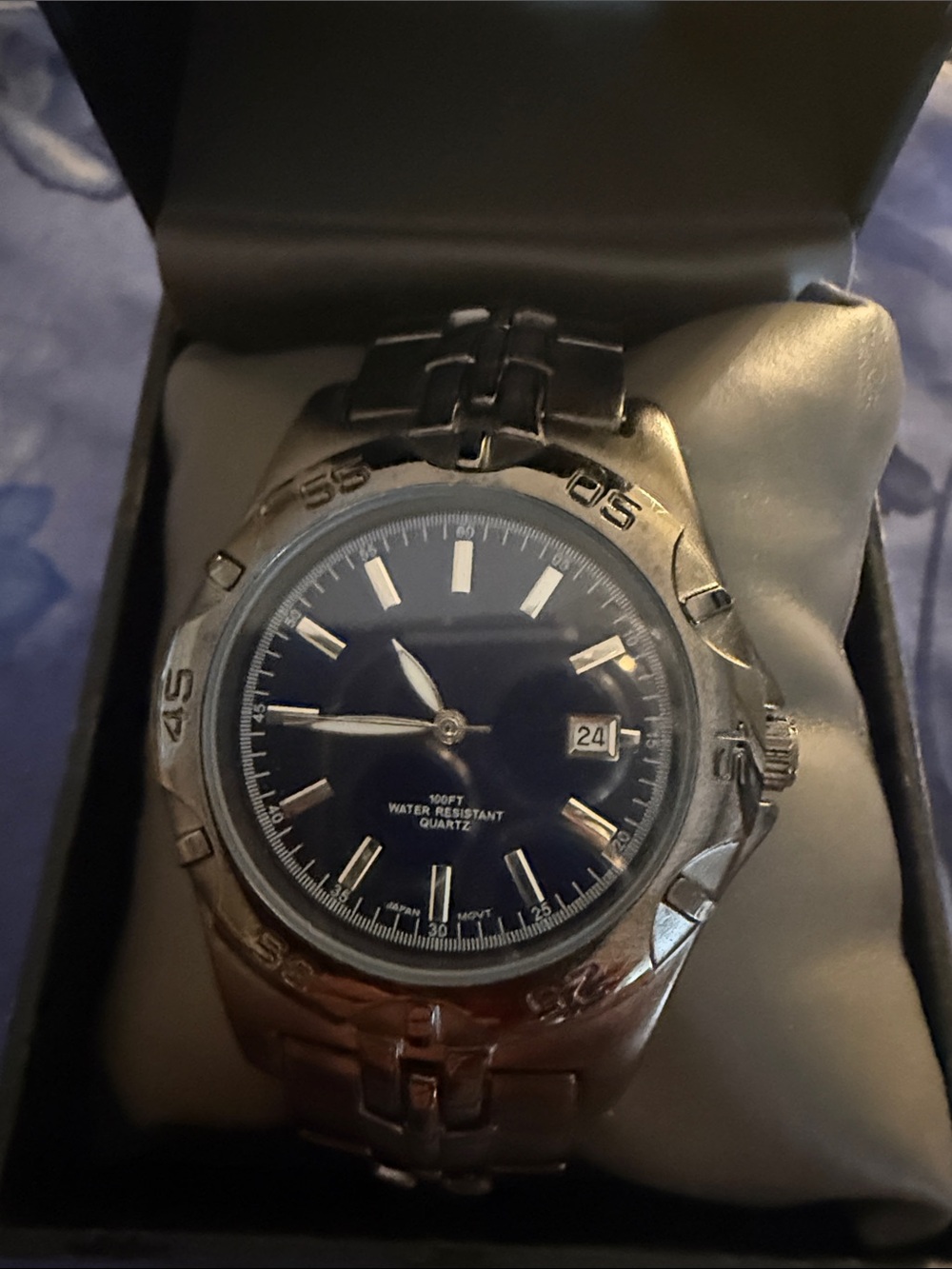 Men's or ladies Stainless Steel Quartz Watch with Blue Dial